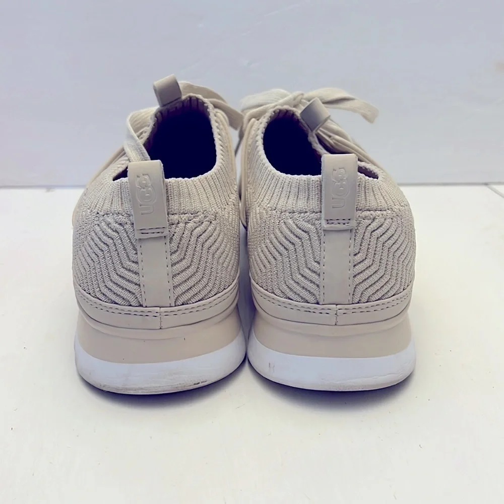 UGG here pair